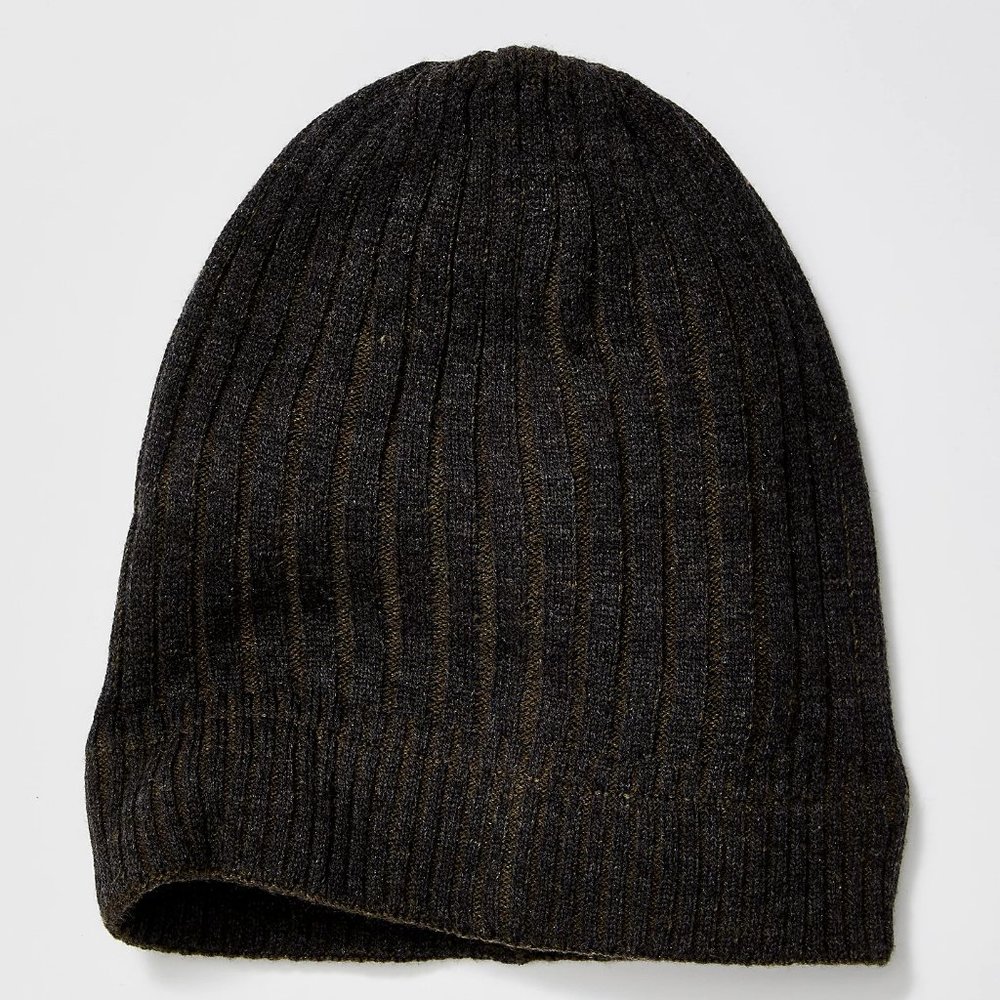 Free People Black Ribbed Knit Beanie// NWT